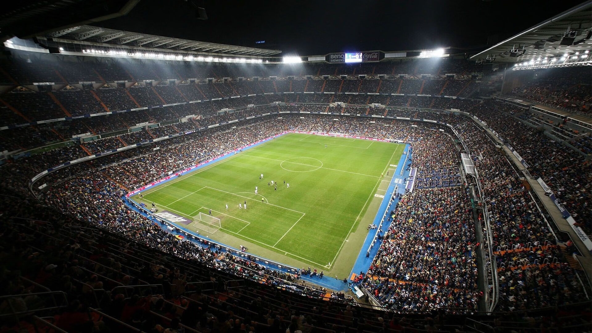 王者归来!费德勒复出首战惜败,状态惊艳快船主场沸腾